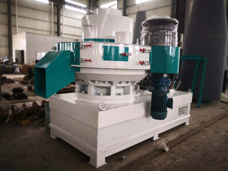 Vertical type pellet mill